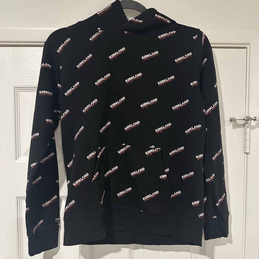 Kirkland Signature AOP Black Hoodie EUC. Kids size L